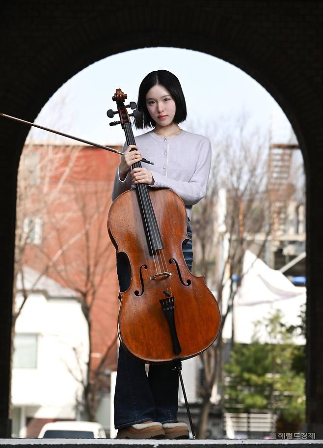 신동, 영재로 불리지만 이재리는 “누군가와 함께 하는 활동을 좋아해 실내악을 좋아하는데 이렇게 대단하고 잘하는 분들과 함께 할 때 나도 연주자라는 생각이 들곤 한다”고 진지하게 말했다. 이상섭 기자