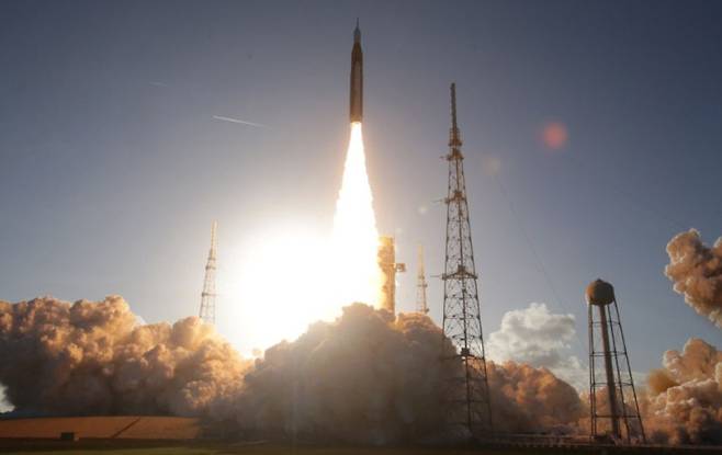 미국 항공우주국(NASA)의 아르테미스 2호가 달을 향해 발사됐다. 연합뉴스