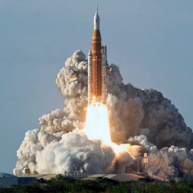 유인 우주선 ‘아르테미스Ⅱ’ 발사 장면. UPI연합뉴스