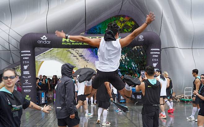 인천 파라다이스시티에서 열린 ‘런 드롭 투 파라다이스’ 행사. 사진 제공=파라다이스