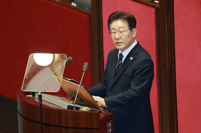 이재명 대통령이 2일 국회에서 추가경정예산안 시정연설을 하고 있다. 연합뉴스