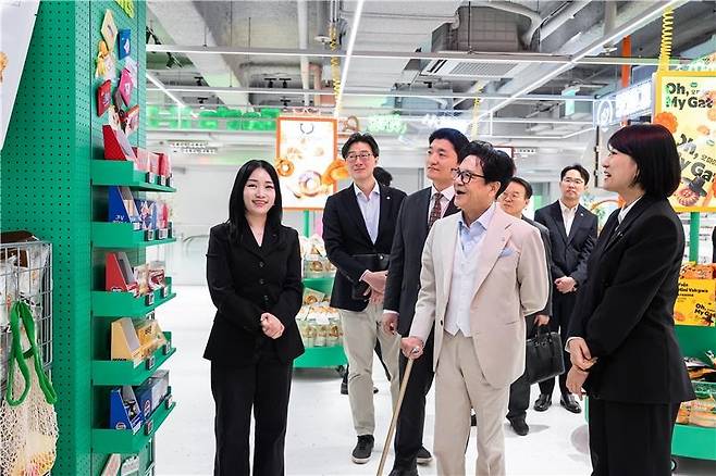 지난달 26일 올리브영 센트럴 명동타운을 찾은 이재현 CJ그룹 회장 ⓒCJ그룹 제공