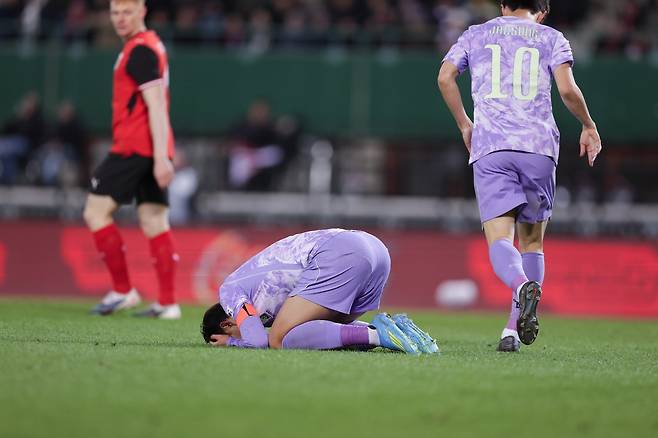 축구국가대표팀 공격수 손흥민(가운데)이 1일(한국시간) 에른스트 하펠 슈타디온서 열린 오스트리아전 도중 기회를 놓치고 아쉬워하고 있다. 사진제공｜대한축구협회