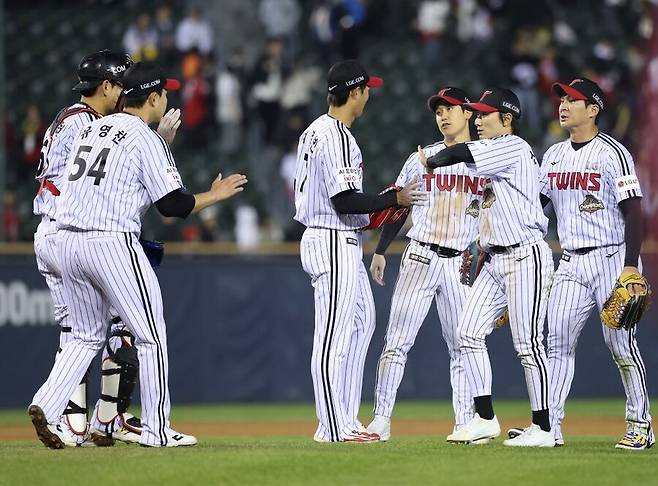 ▲ 1일 잠실 KIA전에서 첫 승리를 신고한 디펜딩 챔피언 LG ⓒ연합뉴스