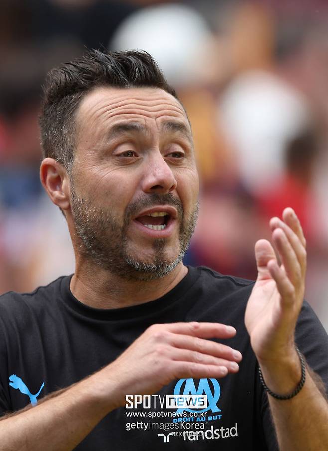 ▲ 황희찬에게는 다시 선택의 시간이 다가오고 있다. 올림피크 마르세유에는 지난 시즌 프리미어리그에서 돌풍을 일으켰던 브라이턴 호브 알비언을 지휘했던 로베르토 데 제르비 감독이 지휘 중이다.