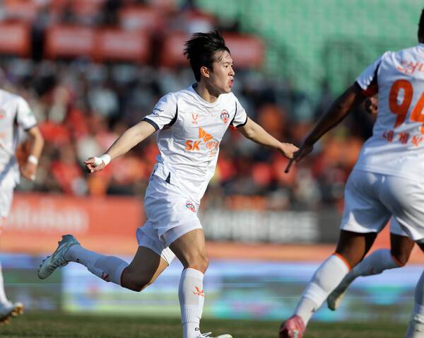 첫 승 총력전, '제주SK' 조인정 세리머니 모습.(사진제공=한국프로축구연맹)