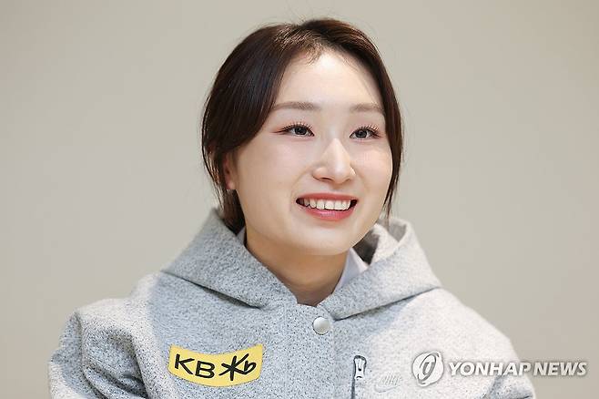 밝은 표정으로 인터뷰하는 최민정 (서울=연합뉴스) 서대연 기자 = 쇼트트랙 최민정이 11일 서울 강남구 올댓스포츠에서 연합뉴스와 인터뷰하며 밝은 표정을 짓고 있다. 2026.3.11 dwise@yna.co.kr