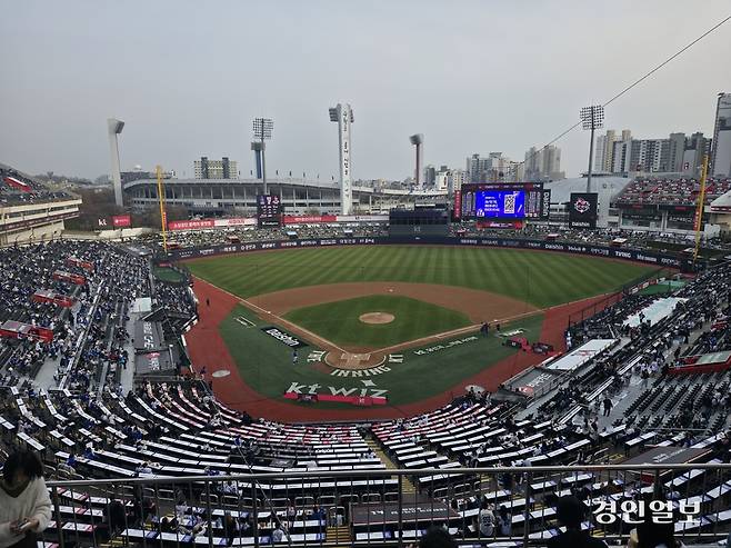 3일 프로야구 수원 kt wiz의 홈 개막전을 앞둔 수원케이티위즈파크. /이영선기자 zero@kyeongin.com