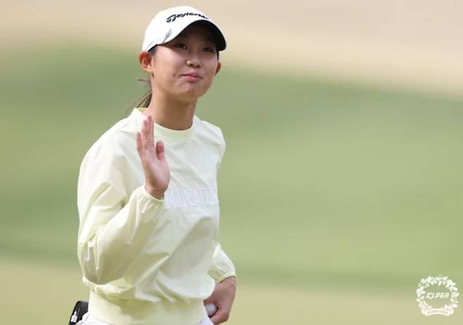 김서아가 2일 열린 KLPGA투어 더 시에나 오픈 2라운드에서 단독 4위에 올랐다. (KLPGA 제공)