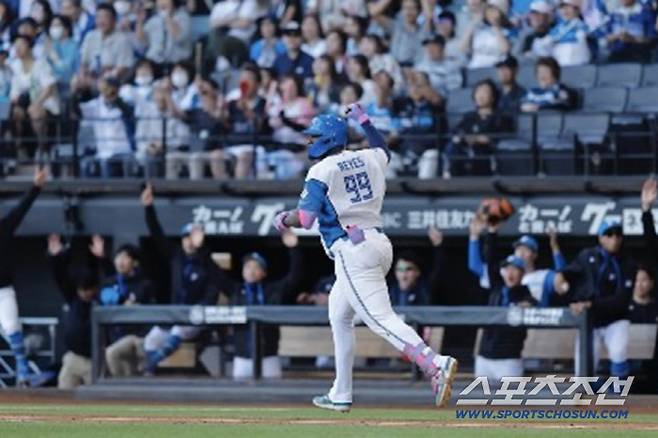 니혼햄 외국인 타자 레이예스. 지난해 퍼시픽리그 홈런-타점왕인 레이예스는 올해도 시즌 초반 좋은 타격감을 유지하고 있다. 사진캡처=니혼햄 파이터스 SNS