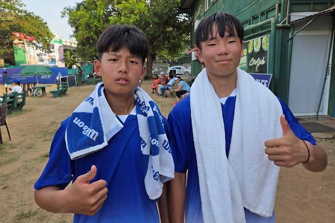 ATF 14세부 아시아 챔피언십 1차 대회에서 남자복식 우승을 차지한 최민건과 홍승유(왼쪽). KTA