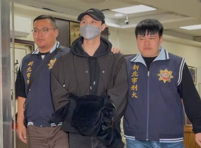 병역 기피 혐의로 체포된 대만의 유명 배우이자 가수 추성이(36). /TVBS