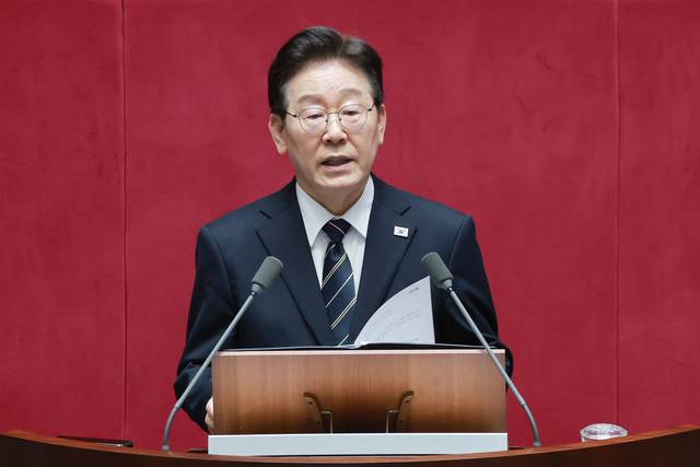 이재명 대통령이 2일 국회에서 2026 추가경정예산안 시정연설을 하고 있다.  [연합뉴스]
