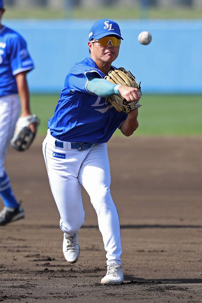 오키나와 전지훈련에서 수비 연습을 하고 있는 류지혁. 사진 삼성 라이온즈