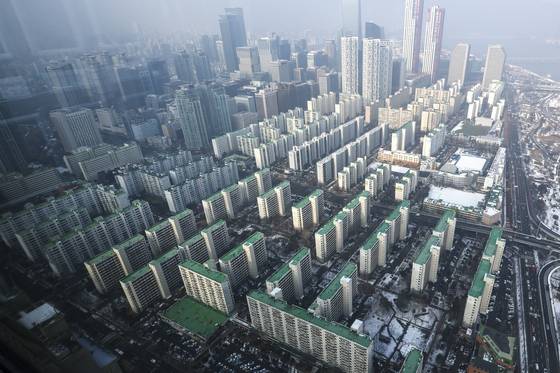 서울영등포구 여의도동 63스퀘어 전망대에서 본 여의도 재건축 아파트 일대. [연합뉴스]