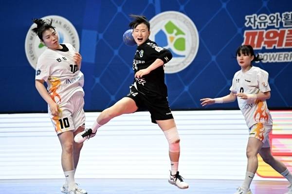 사진 광주도시공사 이효진 점프슛