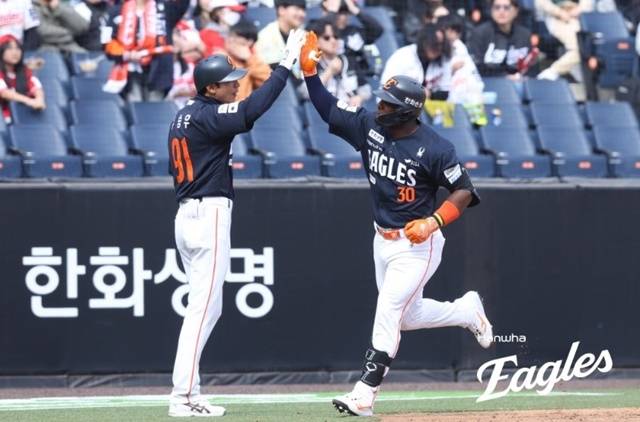 3일 두산전에서 홈런을 쏘아올린 페라자. 사진=한화 제공