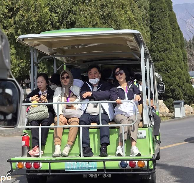 소림사 셔틀버스를 탄 조계종 중앙신도회 모습