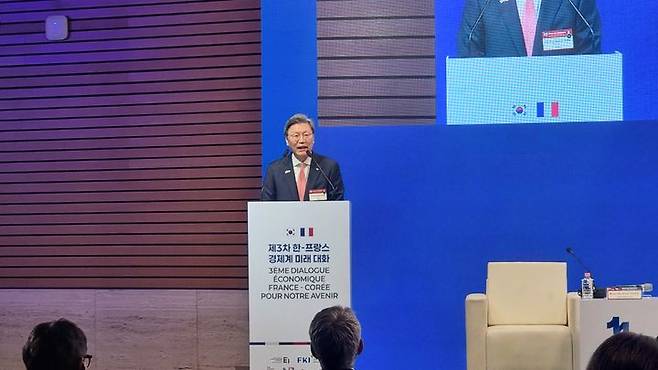 [서울=뉴시스]이지용 기자 = 김창범 한경협 부회장이 3일 오후 서울 여의도 FKI타워에서 열린 '제3차 한-프랑스 경제계 미래대화'에서 개회사를 하고 있다. 2026.04.03. leejy5223@newsis.com *재판매 및 DB 금지 *재판매 및 DB 금지