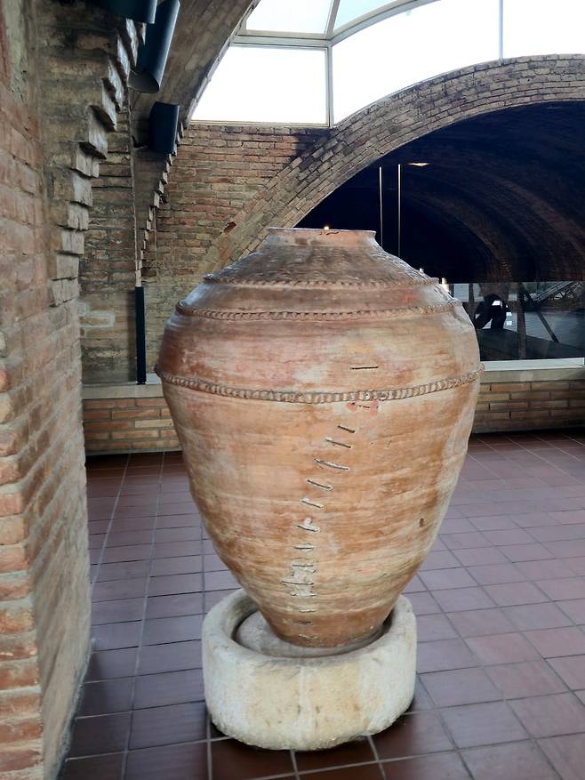 와인박물관 암포라.&nbsp;최현태 기자