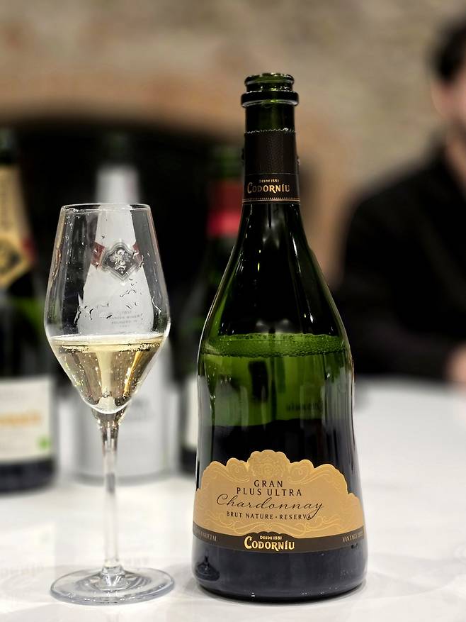 코도르뉴 그란 플러스 울트라 샤르도네 브뤼 나뚜르.&nbsp;&nbsp;최현태 기자
