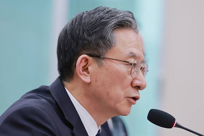 3월18일 국회에서 열린 법제사법위원회 전체회의에서 정성호 법무부 장관이 공소청 설치법안 관련 의원 질의에 답하고 있다. ⓒ연합뉴스