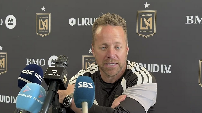 도스 산토스 LAFC 감독. 365FutbolMania