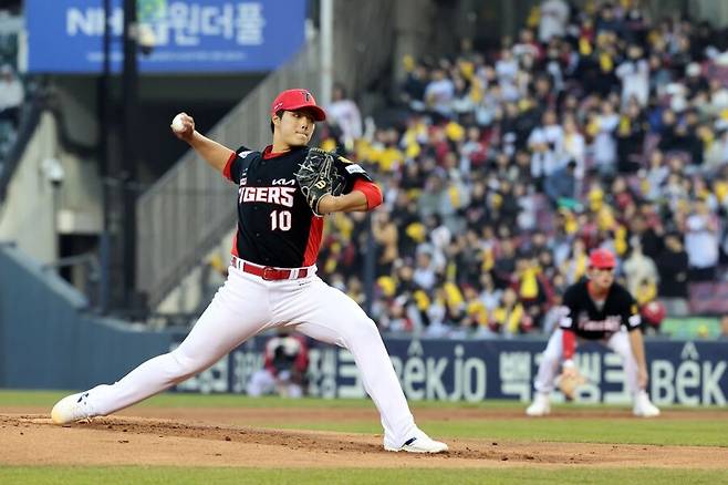 ▲ 김태형은 체인지업에 이어 불과 일주일 만에 스위퍼까지 장착하며 더 다양한 레퍼토리를 선보였다 ⓒKIA타이거즈