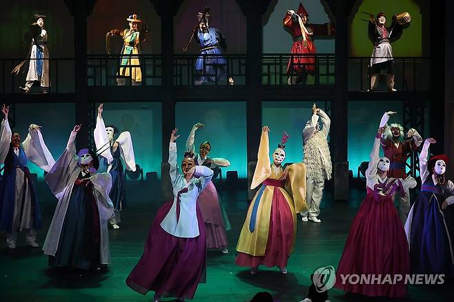 '신명나는 무대'…국립정동극장 예술단 작품 '광대'