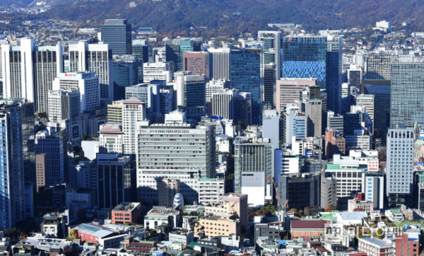 공들여 일군 중견기업들이 상속세 장벽을 넘지 못하고 잇따라 시장에 매물로 나오고 있다. 26년 전 기준에 멈춘 시대착오적 상속세제가 경영권 포기를 강제하며, 우리 산업의 허리인 강소기업들이 사모펀드나 해외 자본에 넘어가는 사례가 속출하는 형국이다. /사진=미디어펜 김상문 기자