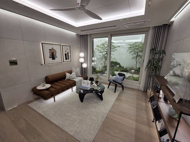 라클라체자이드파인 전용면적 59㎡ 거실 모습. 이정윤 기자