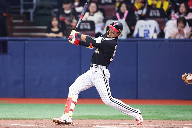 LG 천성호가 3일 고척 키움전에서 타격하고 있다. 사진=구단 제공