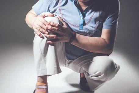 류마티스 관절염은 퇴행성 관절염과 혼동하는 경우가 많지만, 원인 등이 확연히 다른 질환이다. 중앙포토