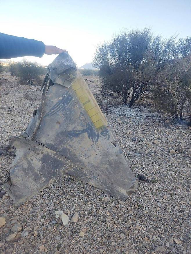 이란 파르스 통신은 혁명수비대가 F-35 기체를 격추했다면서 잔해의 사진을 공개했다. 다만 사진의 진위 여부는 아직 확실하지 않다. /파르스통신 텔레그램