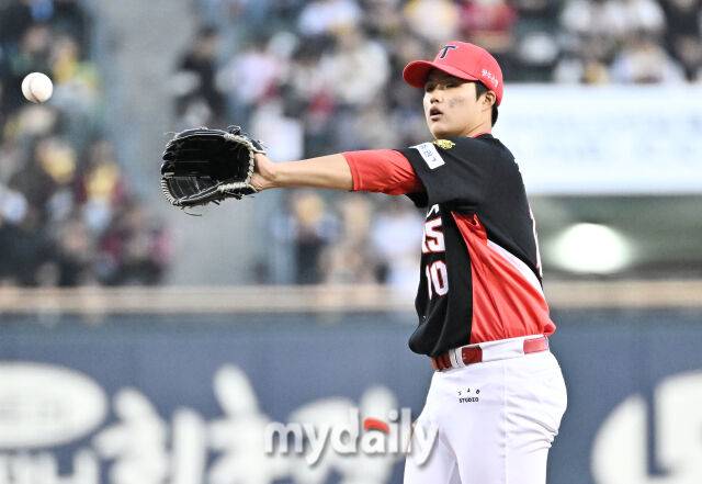 2일오후 서울잠실야구장에서진행된'2026KBO리그'LG 트윈스와KIA 타이거즈의경기. KIA 김태형이 선발등판 하고 있다./마이데일리