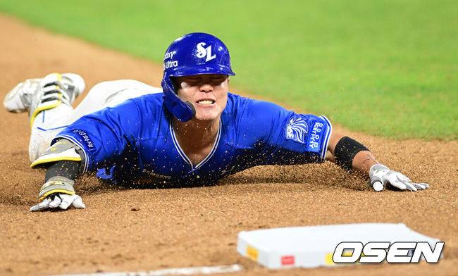 [OSEN=수원, 조은정 기자] 3일 경기도 수원 KT위즈파크에서 2026 신한 SOL KBO리그 KT 위즈와 삼성 라이온즈의 경기가 열렸다.이날 KT는 사우어, 삼성은 후라도를 선발로 내세웠다.6회말 2사 2루에서 삼성 류지혁이 좌중간으로 역전 적시 3루타를 날린 뒤 베이스로 슬라이딩을 하고 있다. 2026.04.03 /cej@osen.co.kr