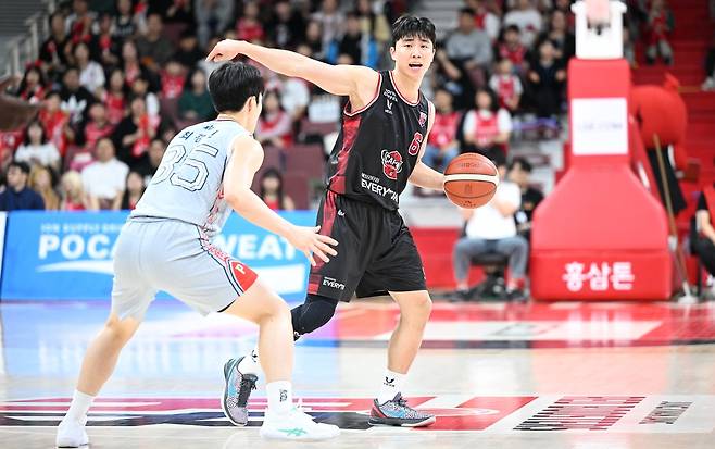 정관장의 박지훈(오른쪽) [KBL 제공. 재판매 및 DB 금지]