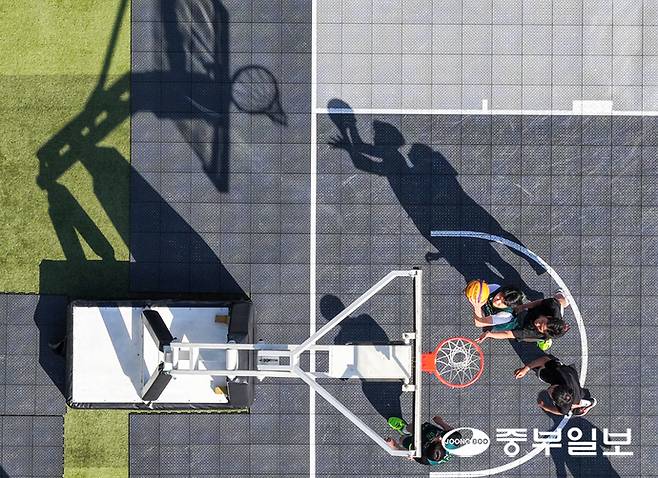 참가 선수들이 열정적인 플레이를 보여주고 있다. 임채운기자