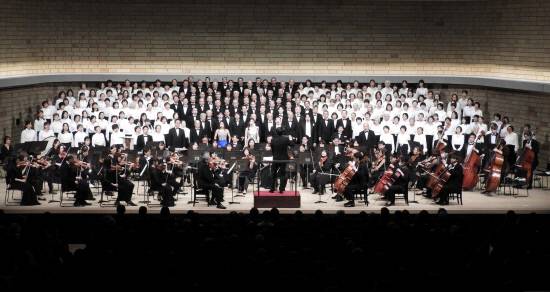 일본 히메지 로온 제구 200명 합창 모습. 사진=큰들문화예술센터