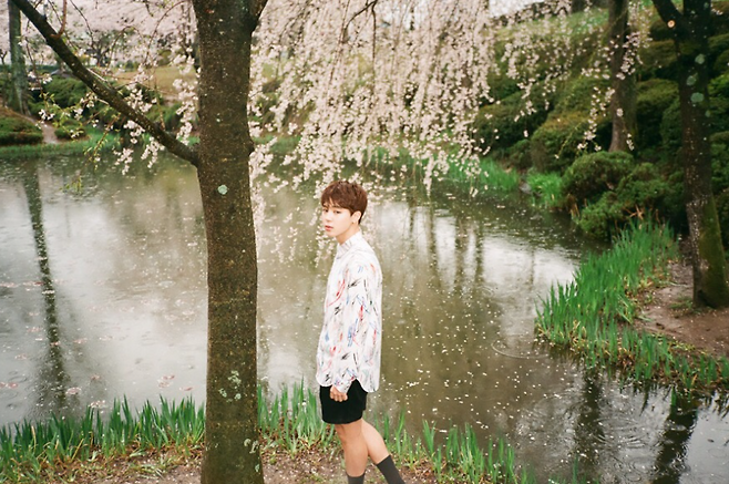 BTS 2015년 발매 3rd mini album 화양연화 pt.1 화보집 내 사진./한국대중음악박물관 제공