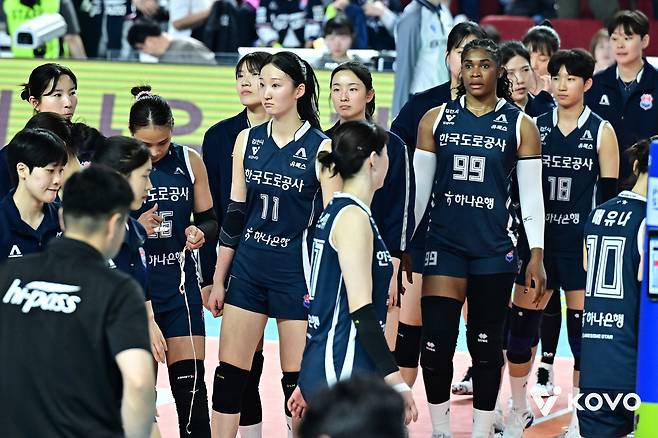 준우승으로 시즌을 마친 한국도로공사. (KOVO 제공)