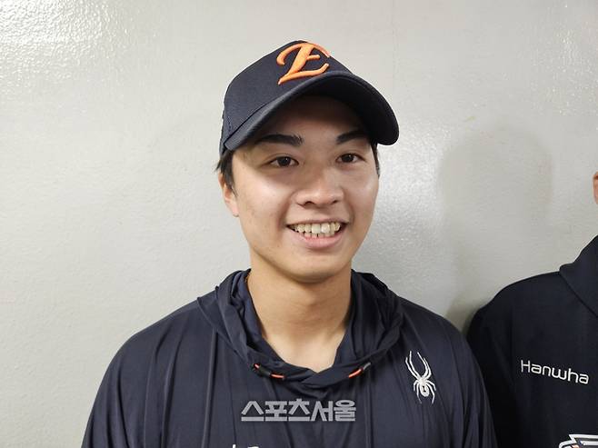 한화 왕옌청이 4일 잠실구장에서 열린 2026 KBO리그 정규시즌 두산전에서 승리투수가 된 후 인터뷰에 응했다. 잠실 | 김동영 기자 raining99@sportsseoul.com