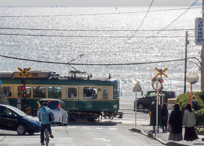 애니메이션 '슬램덩크' 배경이 된 가마쿠라코코마에역 앞./seaside station