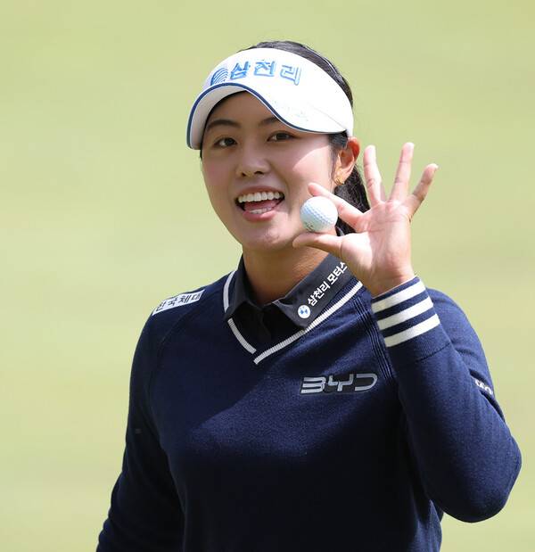 한국여자프로골프(KLPGA) 투어 2026시즌 '국내 개막전'인 신설 대회 더 시에나 오픈 우승 경쟁에 뛰어든 서교림 프로가 3라운드에서 경기하는 모습니다. 사진제공=KLPGA (사진을 무단으로 사용하지 마십시오.)
