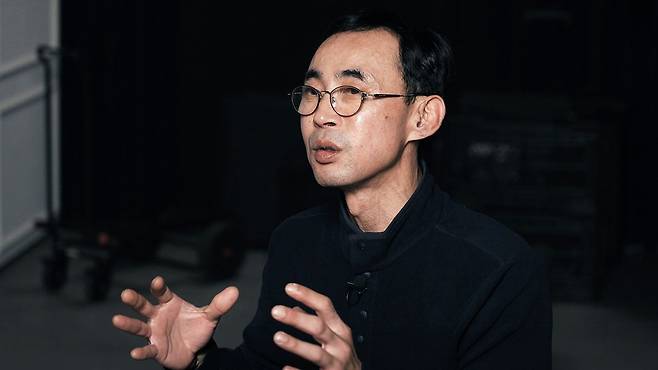 한진명 전 북한 외교관이 중앙일보와 인터뷰하는 모습.