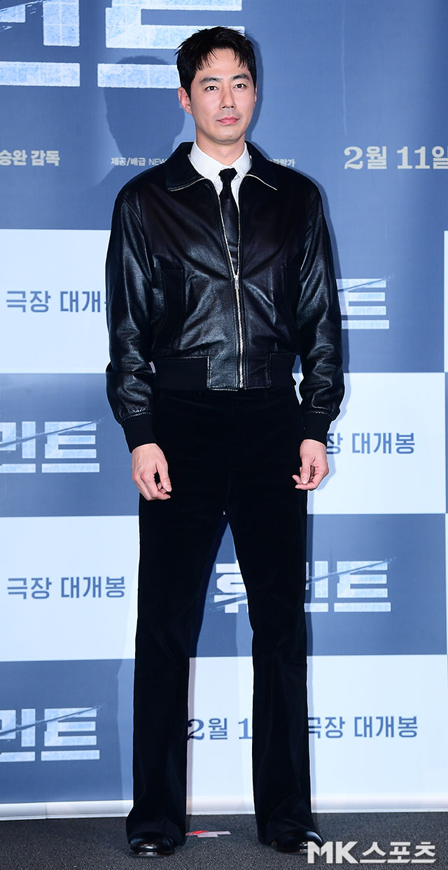 배우 조인성이 갑작스러운 정치적 댓글 공격의 표적이 됐다. / 사진 = 김영구 기자