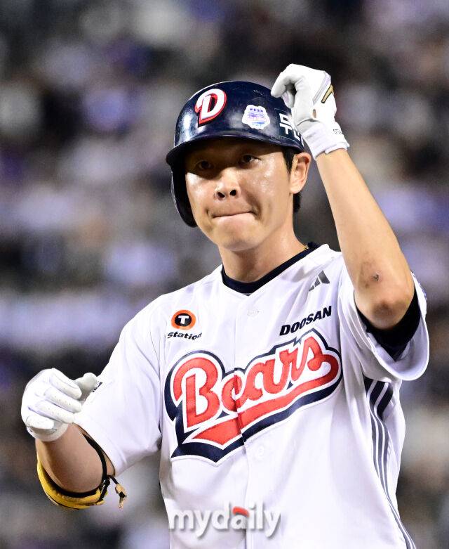 첫 홈런을 날린 정수빈./마이데일리