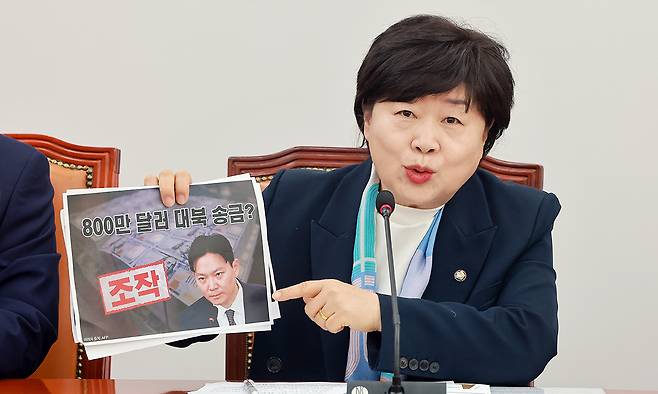 국회 윤석열 정권 정치검찰 조작기소 의혹 사건 진상규명 국정조사특별위원장인 더불어민주당 서영교 의원이 5일 국회에서 특위 관련 기자간담회를 하고 있다. 연합뉴스