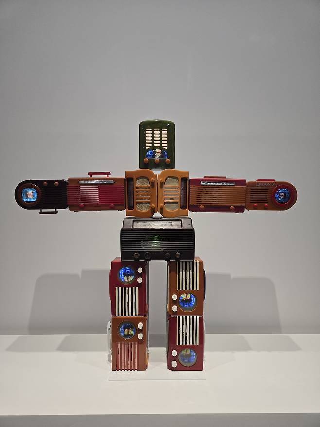 백남준의 2003년작 ‘베이클라이트 로봇’ /사진제공=가고시안갤러리