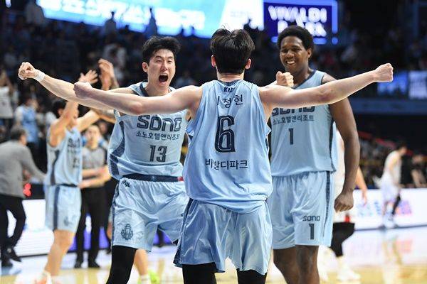 소노 선수단 / 사진=KBL 제공